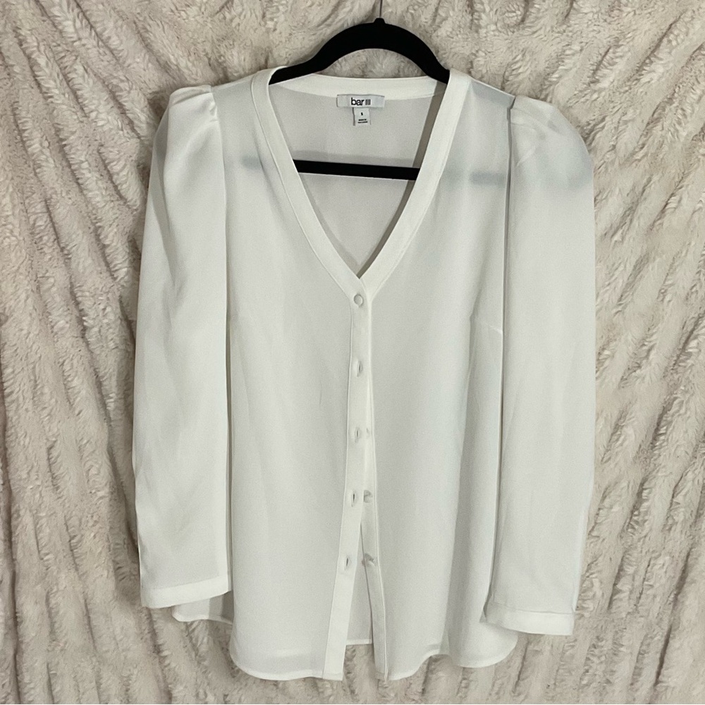 Bar III Women’s Long Sleeve Cream V-Neck Sheer Button-Down Blouse